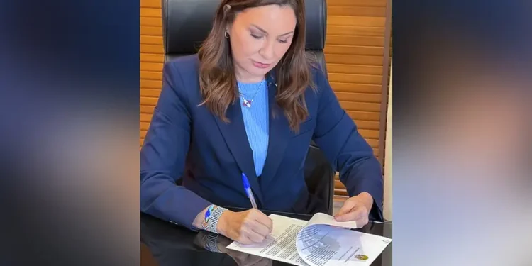 Governadora Hana Ghassan sanciona lei que obriga agressores de mulheres a ressarcir custos das tornozeleiras eletrônicas