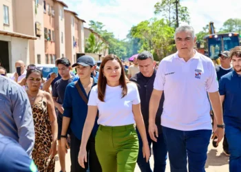 Governadora Hana Ghassan vistoria obras do ‘Asfalto Por Todo o Pará’ em Icoaraci