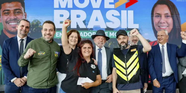 Governo amplia crédito para motociclistas de aplicativos