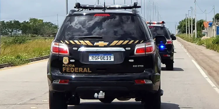 PF apreende armas destinadas a facções criminosas no Rio