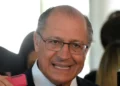 É factoide do clã Bolsonaro para desviar do caso Master, diz Alckmin