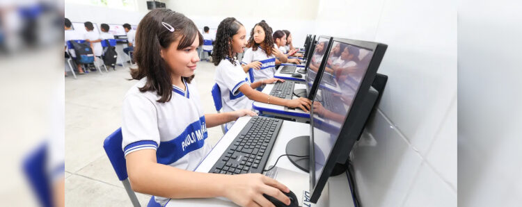 Com 100% das escolas conectadas, Pará moderniza aulas da rede pública com tecnologia para estudantes e professores