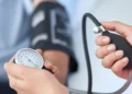 Pressão alta: veja sete hábitos que podem ajudar a controlá-la e proteger o coração