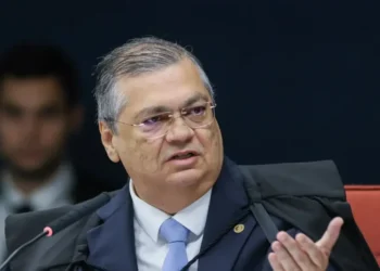 Flávio Dino sinaliza que parlamentar pode ser punido por não fiscalizar emendas