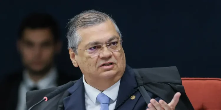 Flávio Dino sinaliza que parlamentar pode ser punido por não fiscalizar emendas
