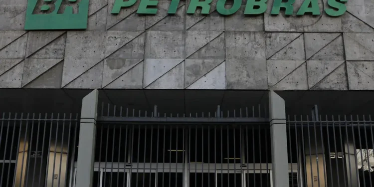 Petrobras anuncia descoberta de petróleo na Foz do Amazonas