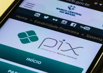 Pix passa a valer em 8 países e vira alternativa mais barata que cartão para turistas