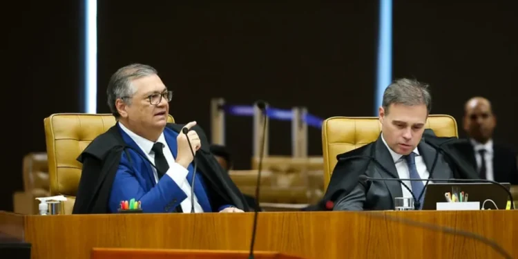 Ministro Flávio Dino decide reintegrar o chefe da PF Andrei Rodrigues