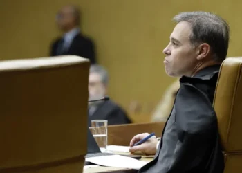 Mendonça tira tornozeleiras de ex-integrantes do governo Bolsonaro no caso INSS